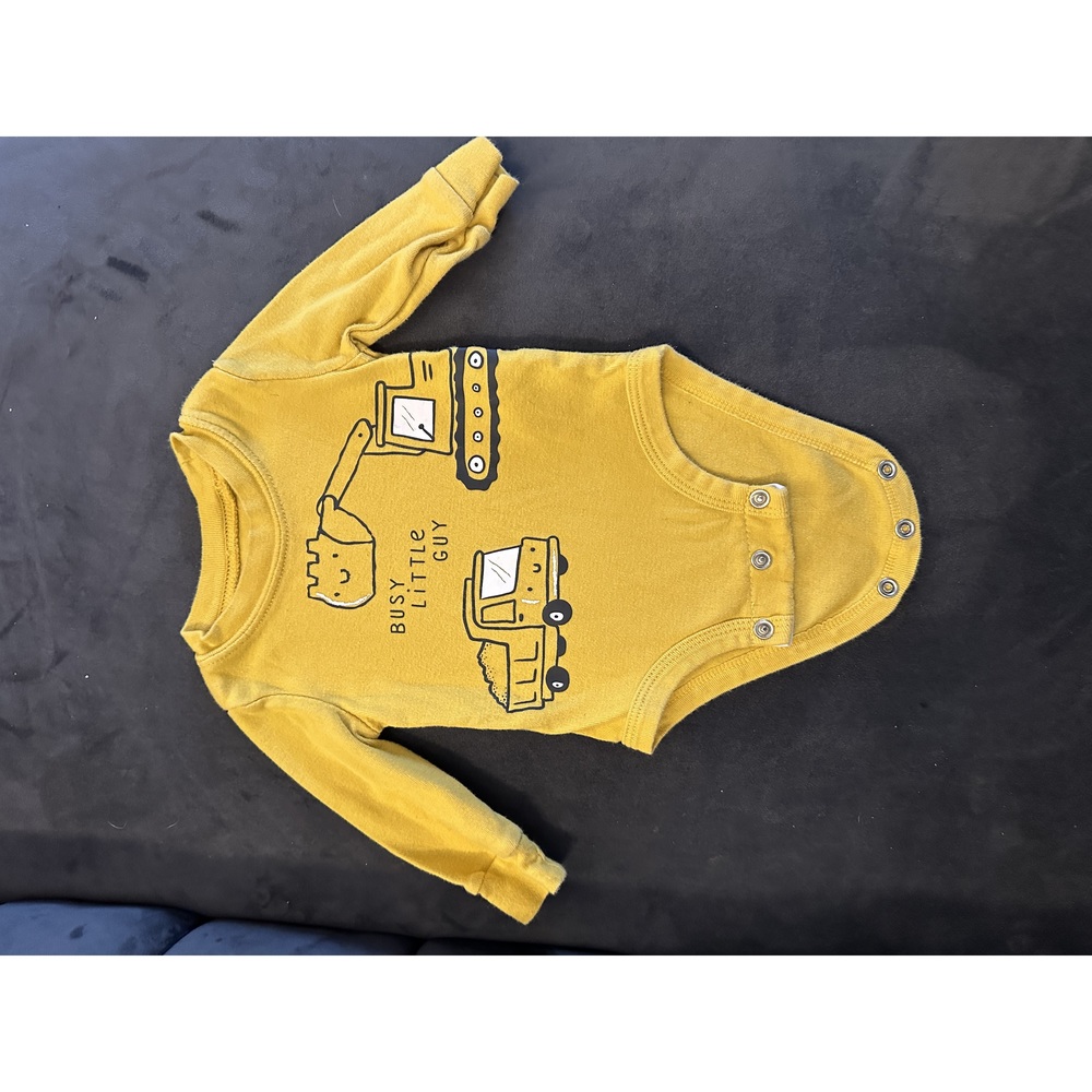 5/$10 Carters yellow long sleeve onesie/bodysuit 3 months